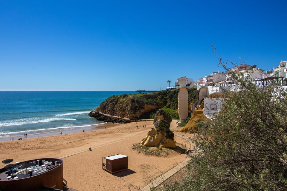 Neighbourhood, Natural landscape, Beach, elevator