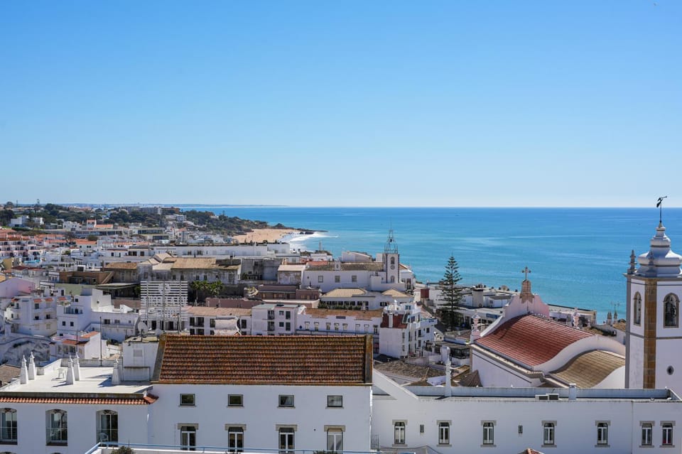 Balcony/Terrace, Beach, City view, Landmark view, Sea view