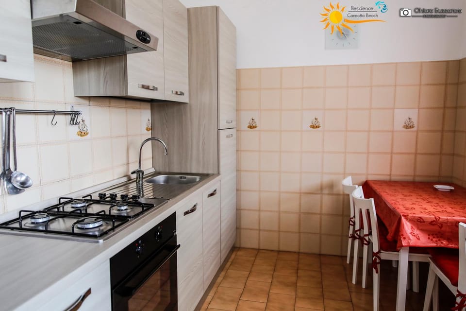 Kitchen or kitchenette, pet friendly, stove
