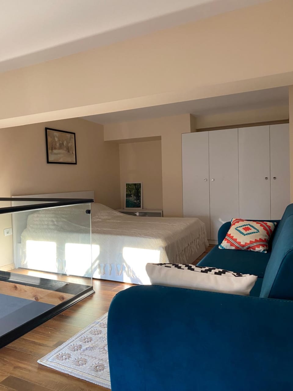 Jon's Duplex Apartment in Tirana