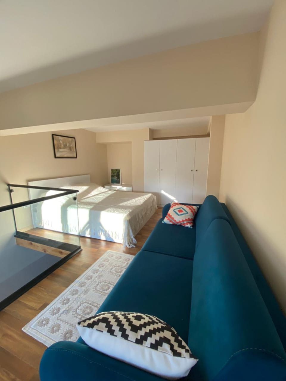 Jon's Duplex Apartment in Tirana