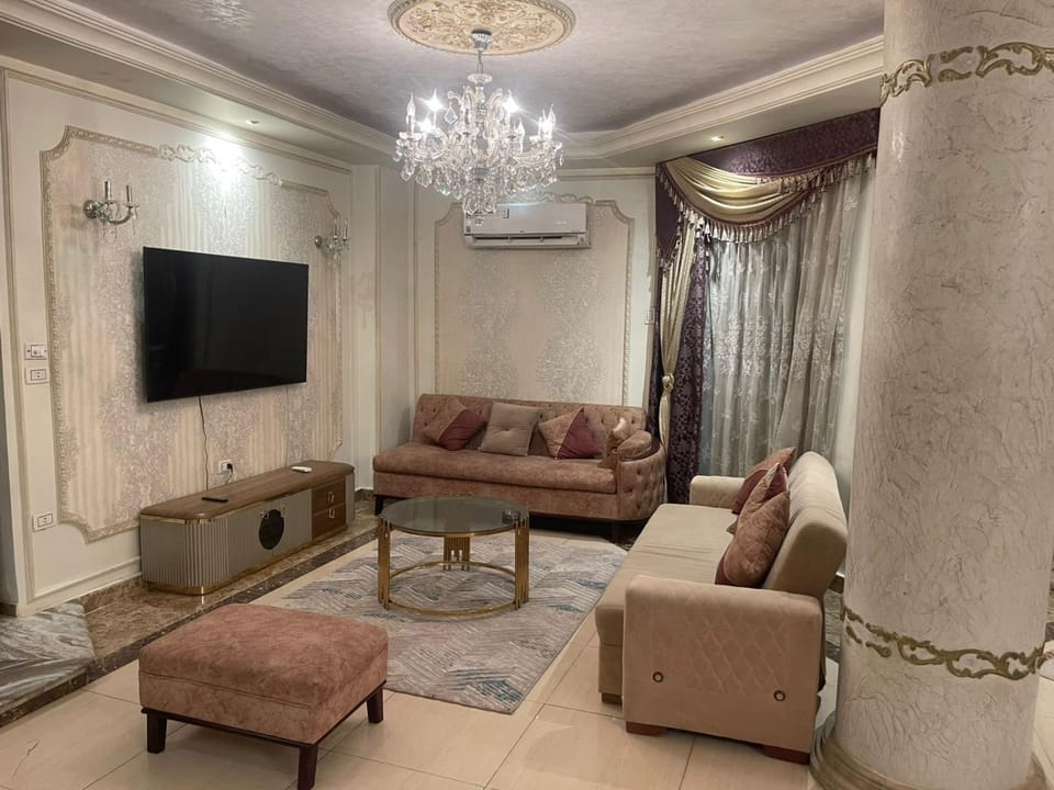 Communal lounge/ TV room, TV and multimedia, Living room, Seating area, Evening entertainment, air conditioner