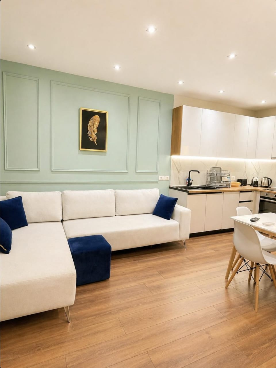 Kitchen or kitchenette, Living room