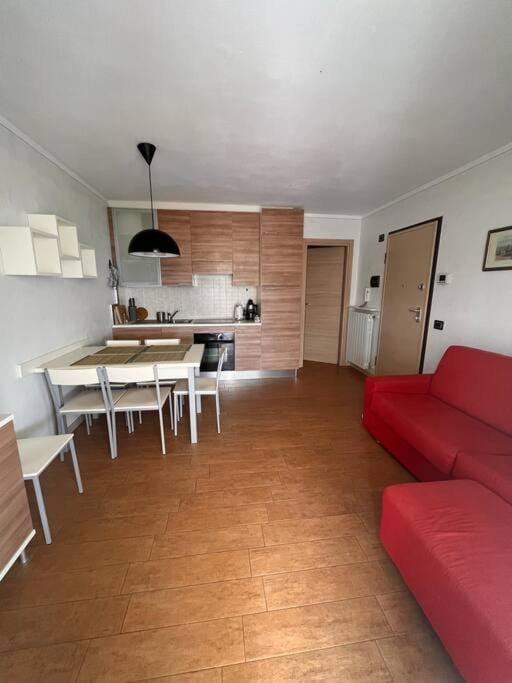 Csendes és nyugodt hely medencével. Apartment in Province of Brescia