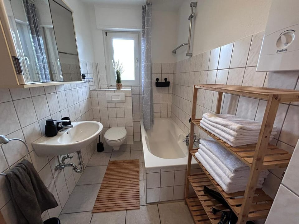 Toilet, Bathroom, Photo of the whole room, Bath, towels
