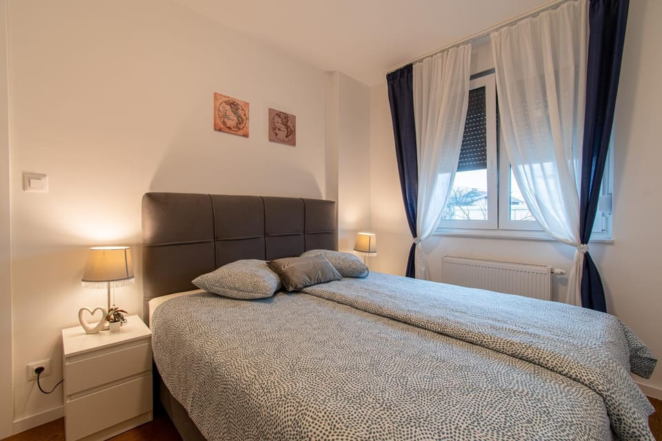 Bed, Photo of the whole room, Bedroom, heating, internet