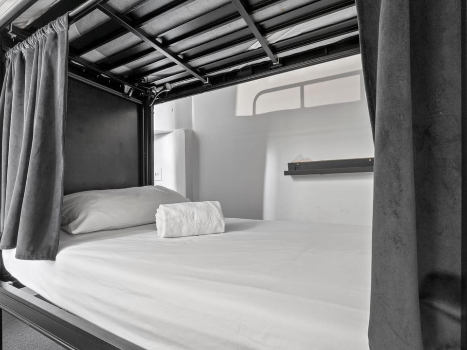 Bed, Bedroom, bunk bed