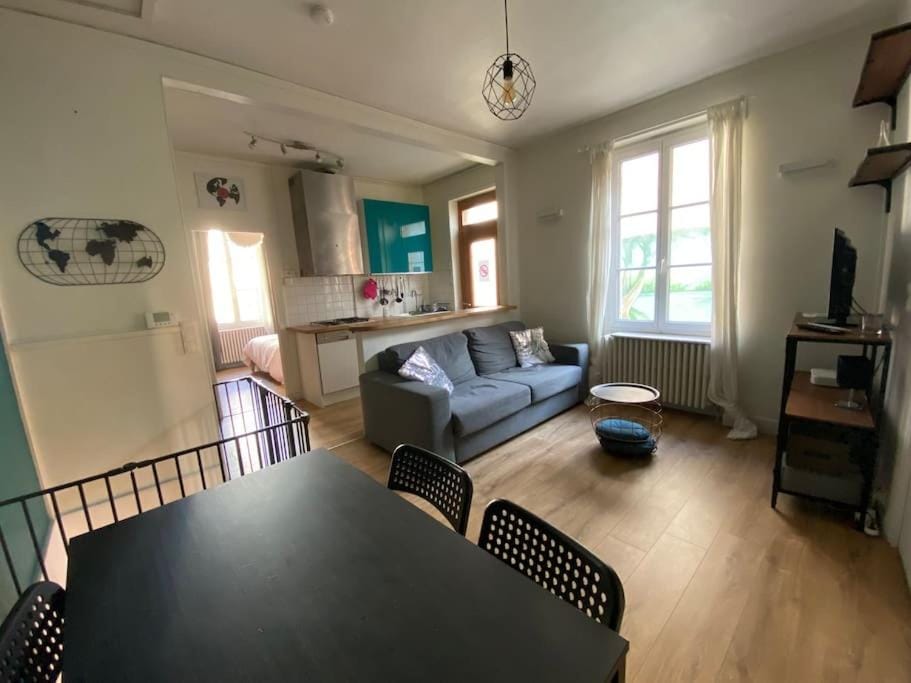 Maison de ville Orléans dans le Quartier Dunois avec parking privatif House in Orléans