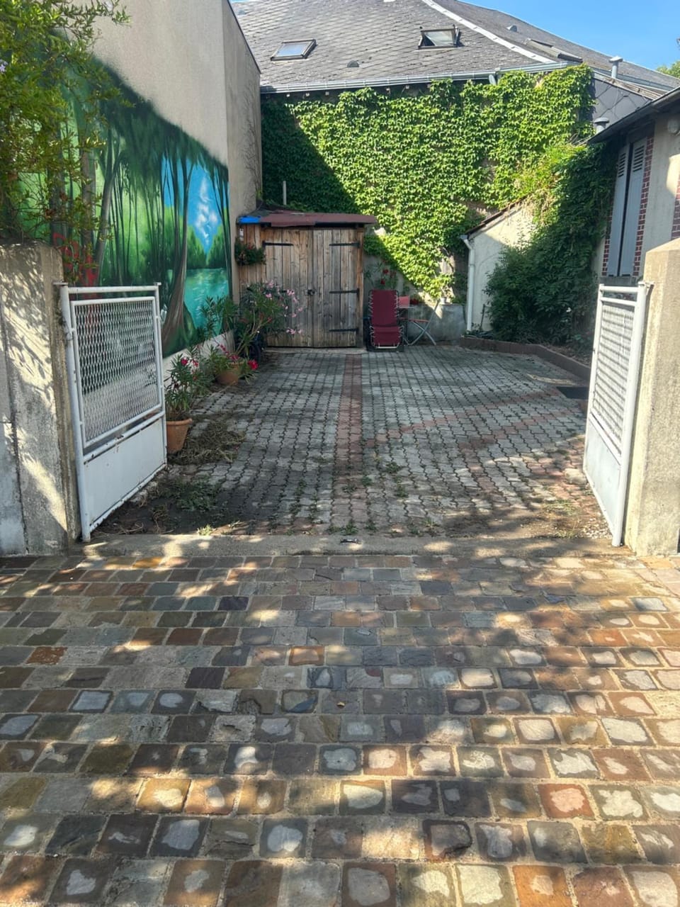 Patio, Parking