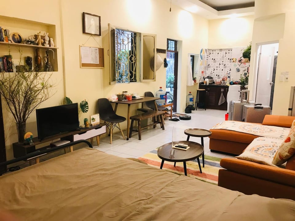 Communal lounge/ TV room, Bed, TV and multimedia, Kitchen or kitchenette, Living room, Photo of the whole room, Seating area