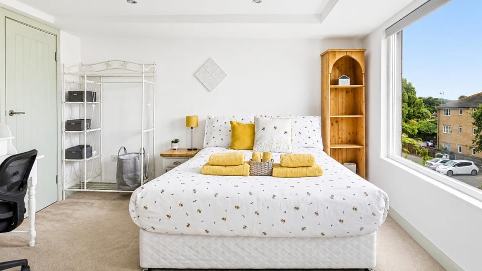 The Isabella Studio by Richmond Park Apartment in Kingston upon Thames