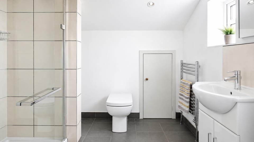 The Isabella Studio by Richmond Park Apartment in Kingston upon Thames
