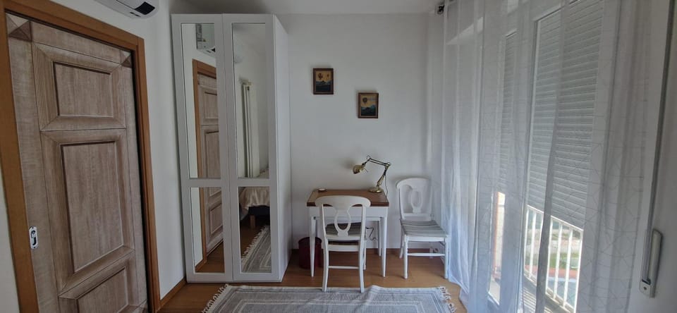 Bedroom, wardrobe