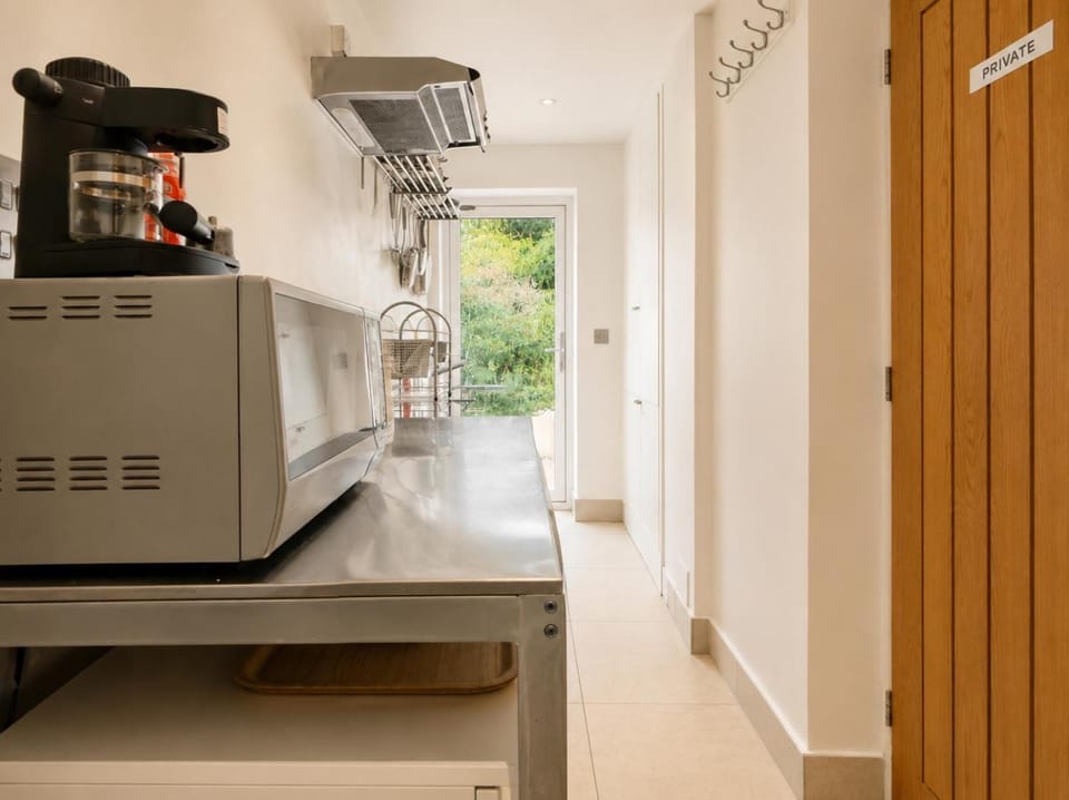 The Sandy Studio Flat in Petersham Apartment in Twickenham