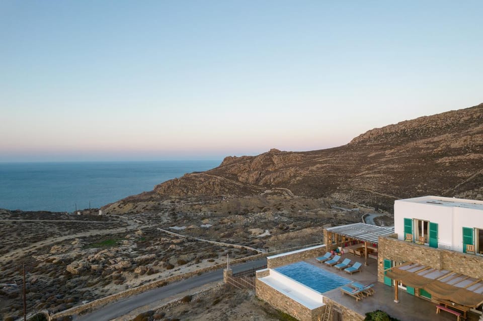 Property building, Nearby landmark, Mountain view, Sea view, Swimming pool