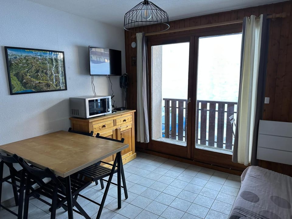 Joli studio 4 Pers 30m des pistes balcon plein Sud au Pieds des Pistes B27- DRAPS NON COMPRIS Apartment in Haute-Savoie