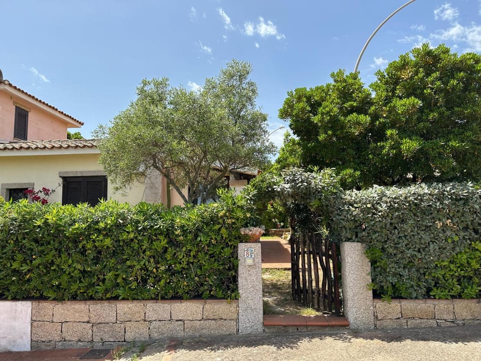 Villetta con vista mare, spiaggia a 200 metri House in Sardinia
