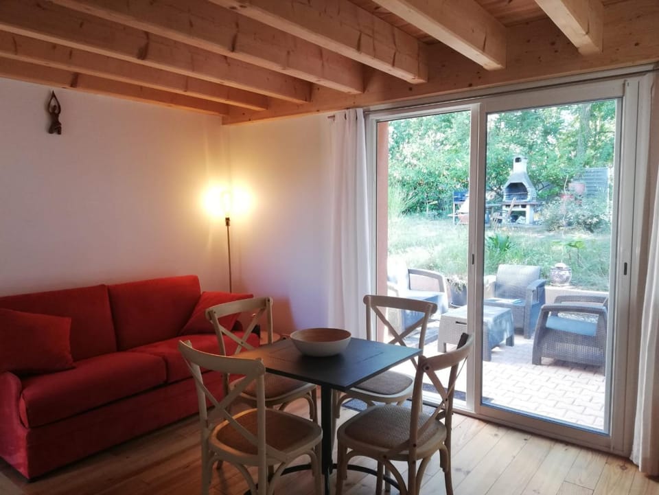 Garden, Living room, Dining area