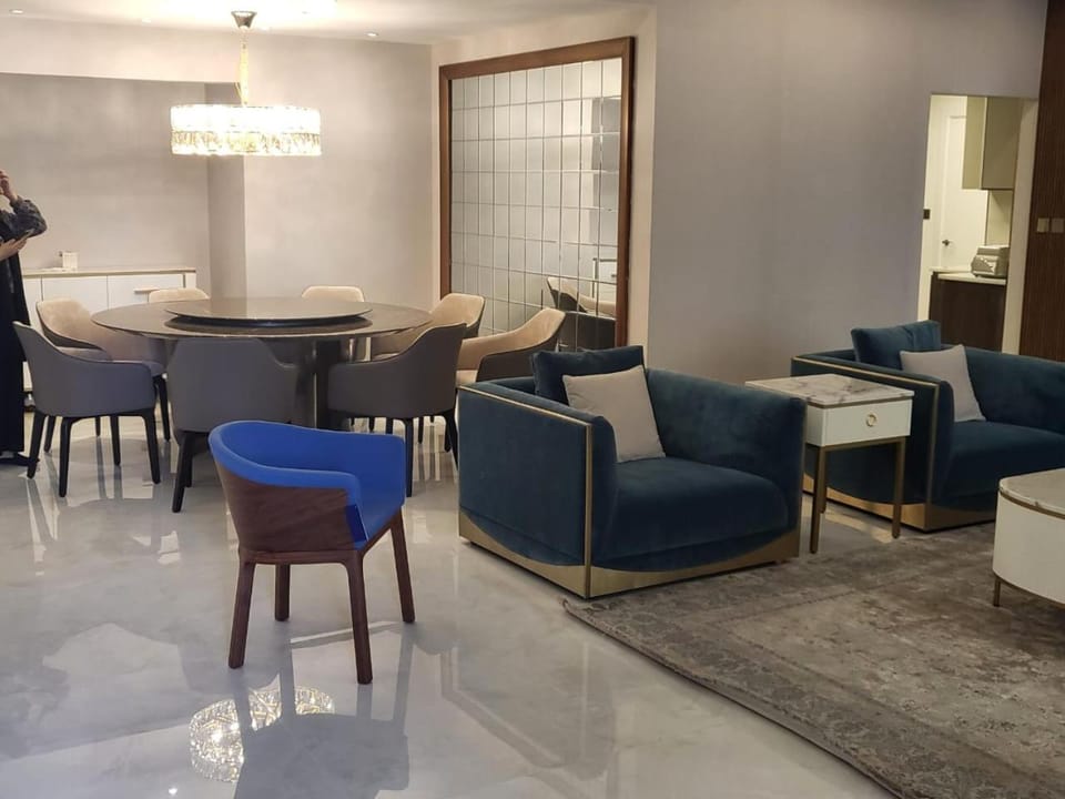 USMANS 5 BEDROOM APARTMENT at JBR WALK RIMAL ON THE BEACH 2750 SFT HUGE Direct Beach Access Fully Serviced JBR Apartment in Dubai