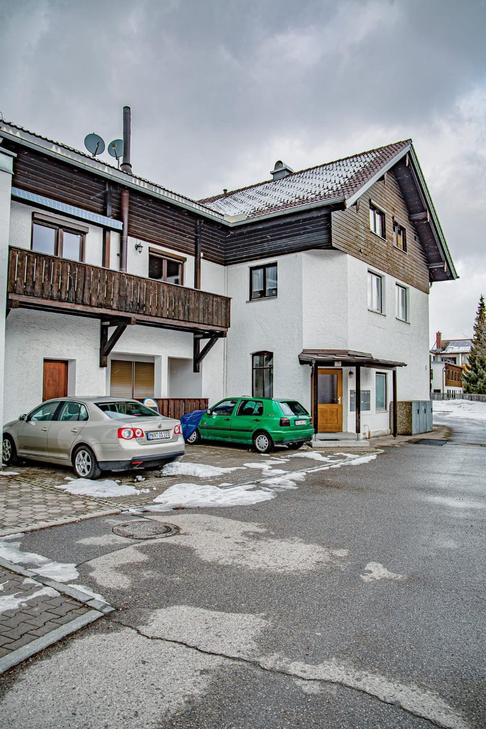 Property building, Facade/entrance, Street view, Parking