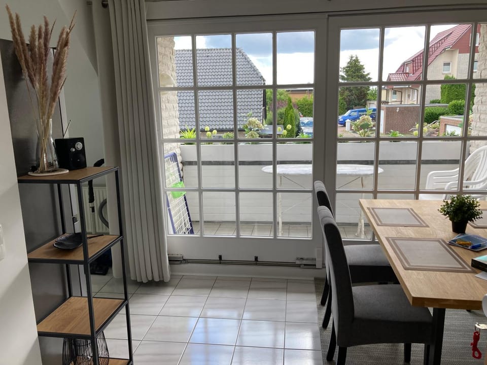 View (from property/room), Balcony/Terrace, Dining area