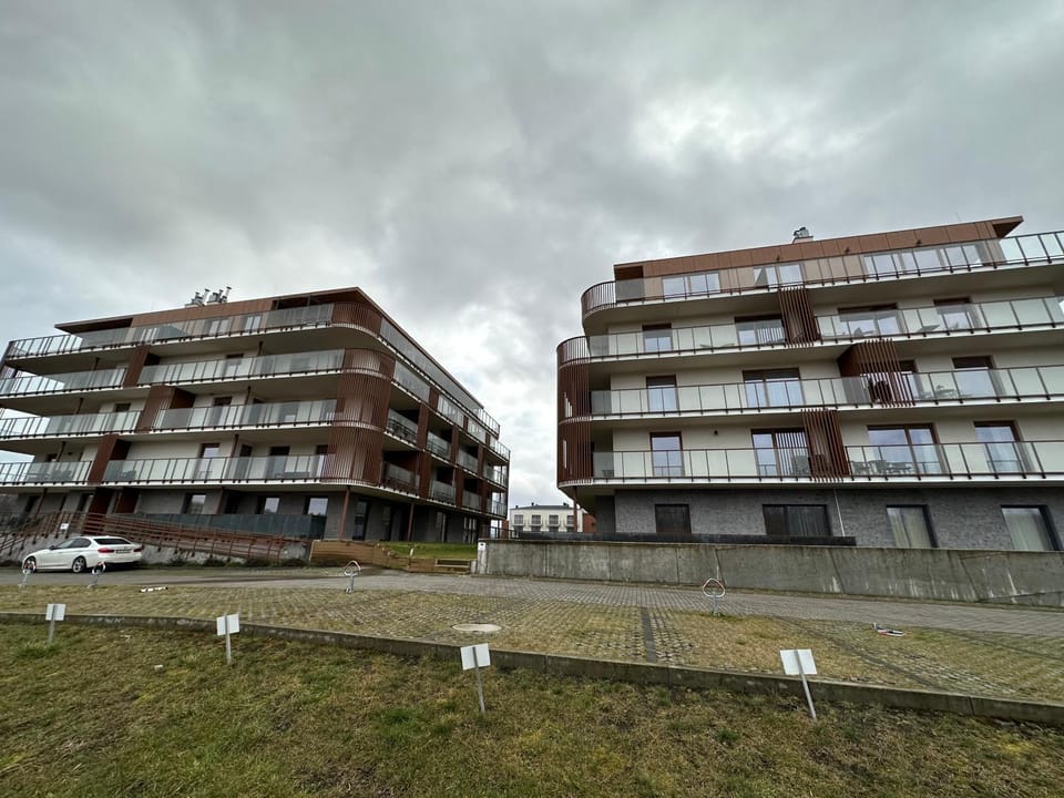 Property building, Neighbourhood, Location, Parking