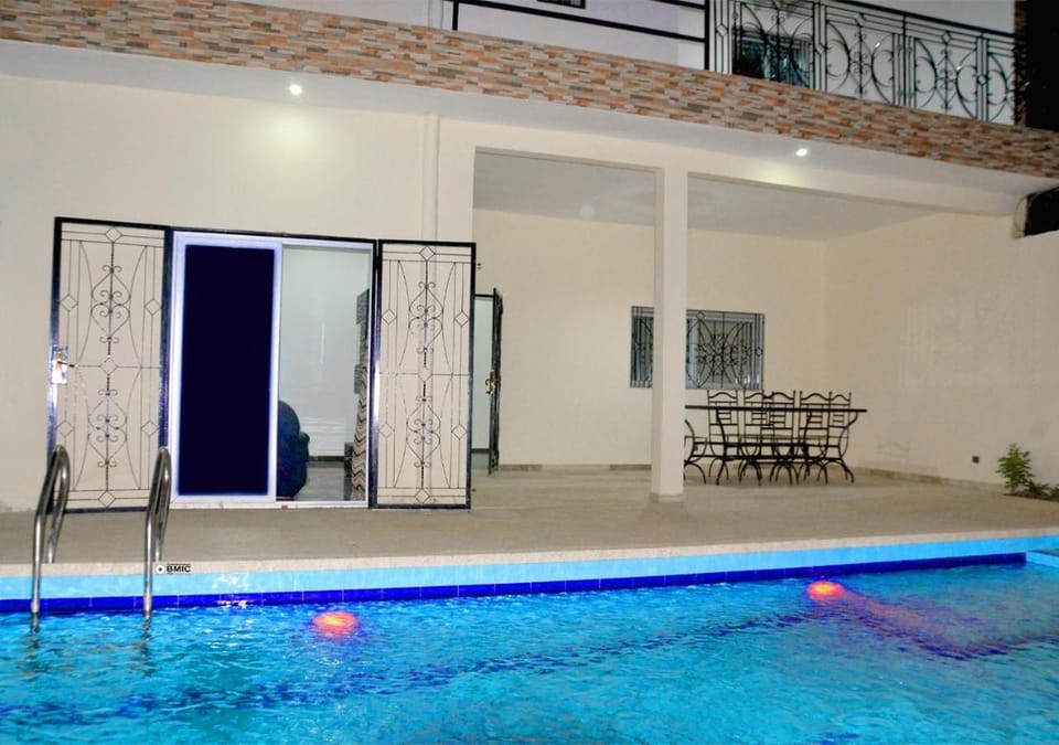 Swimming pool, Swimming pool