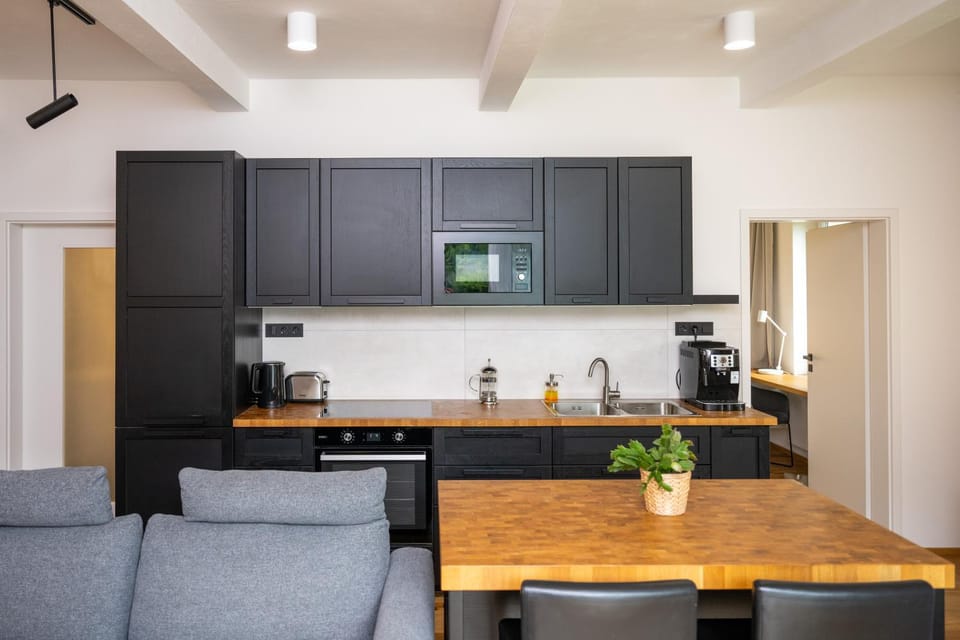 Kitchen or kitchenette, Living room