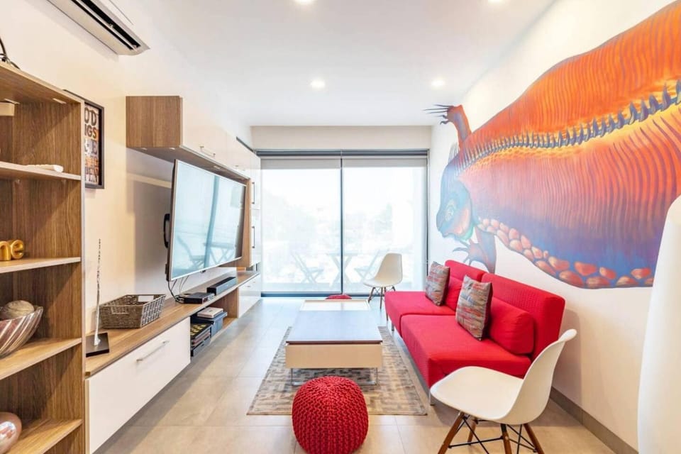Communal lounge/ TV room, TV and multimedia, Living room, Seating area, air conditioner