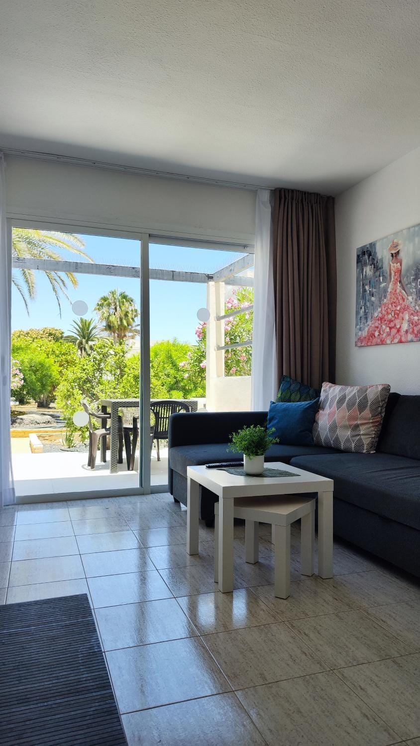 Living room, Garden view