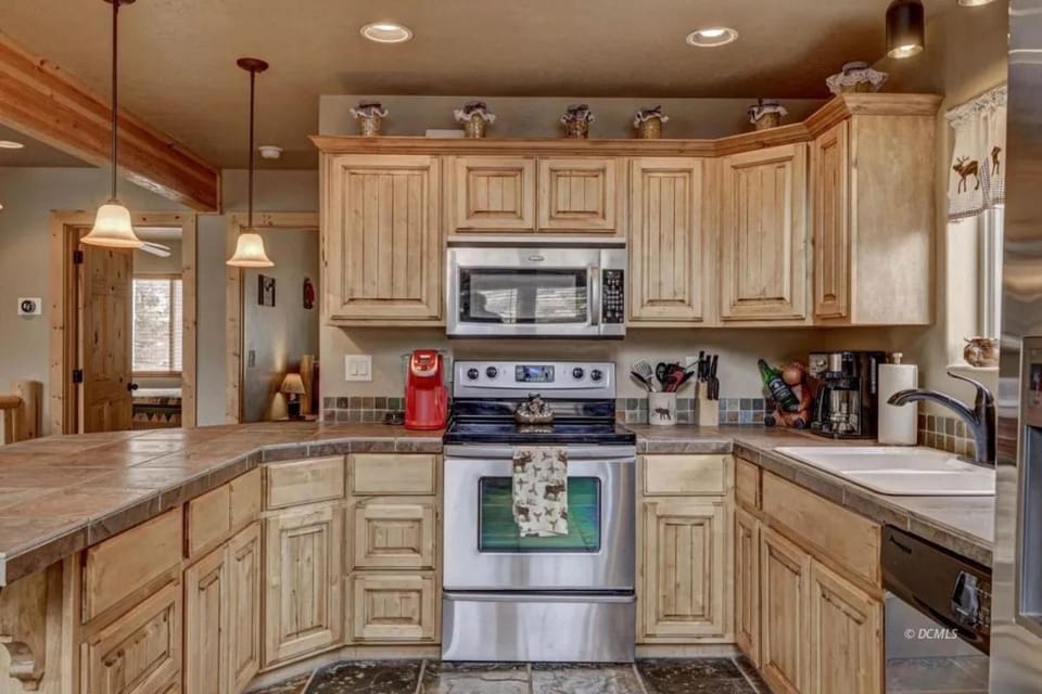 Coffee/tea facilities, Kitchen or kitchenette, dishwasher, minibar, oven, pet friendly, stove, toaster