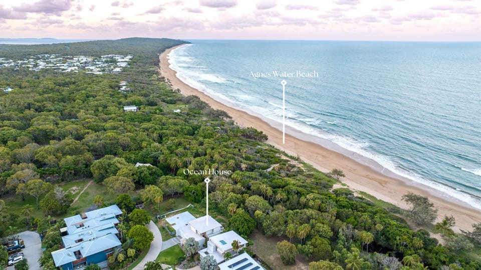 Ocean House - 4 BR with Media Room & Private Pool - 100m to Beach House in Agnes Water