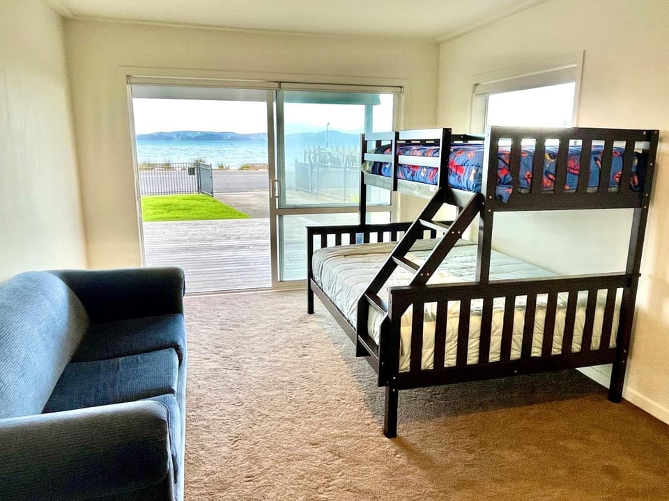 Photo of the whole room, bunk bed