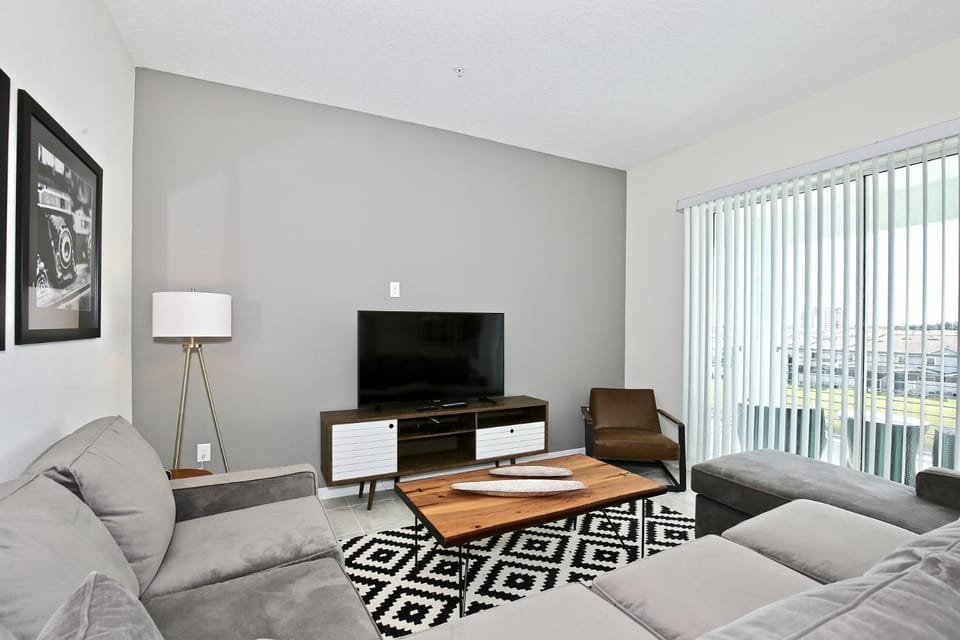 Communal lounge/ TV room, TV and multimedia, Living room