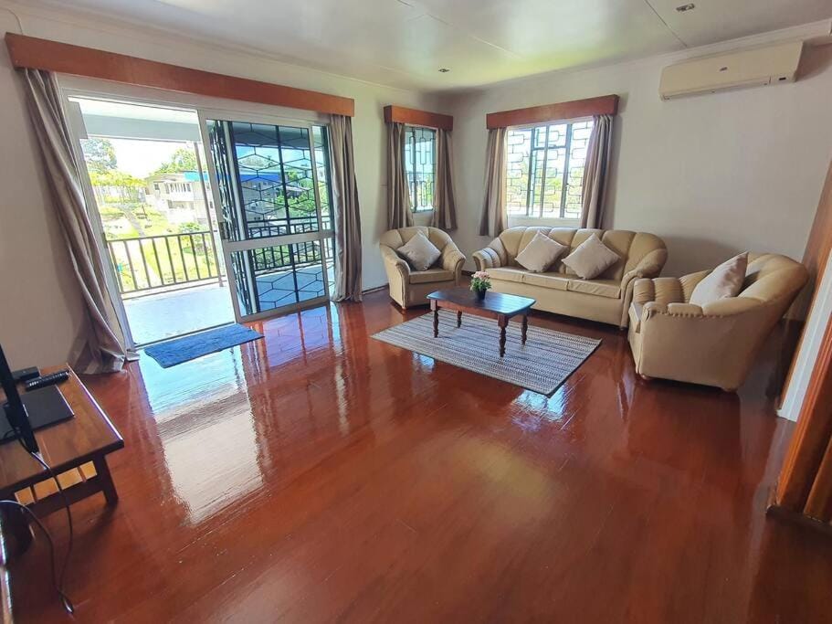Spacious 4-bdrm fully self-contained WIFI, Parking Apartment in Suva