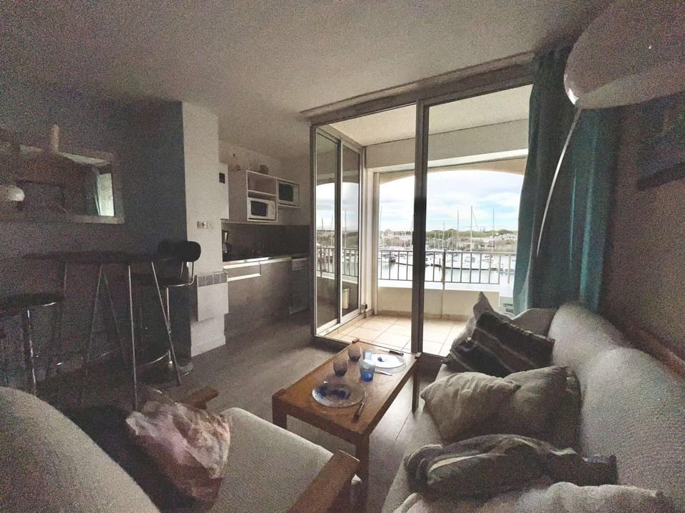 Studio Cabine avec Ascenseur, Vue Port, Parking Privé Cabin in Agde