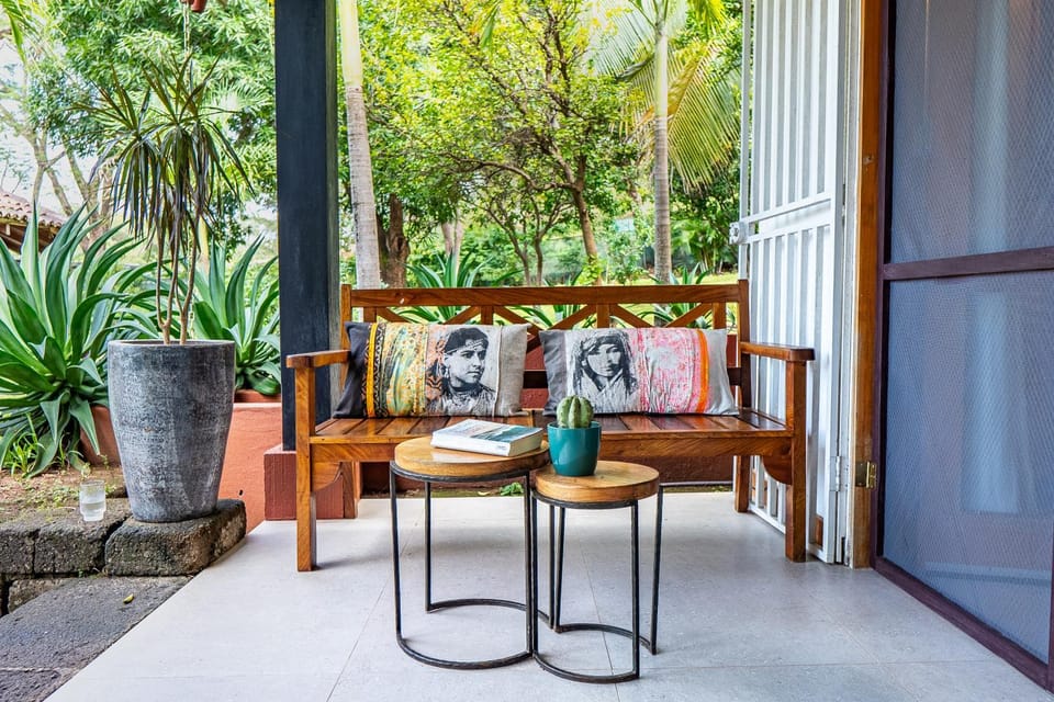 Patio, Day, Garden, View (from property/room), Balcony/Terrace, Seating area, Dining area, Garden view