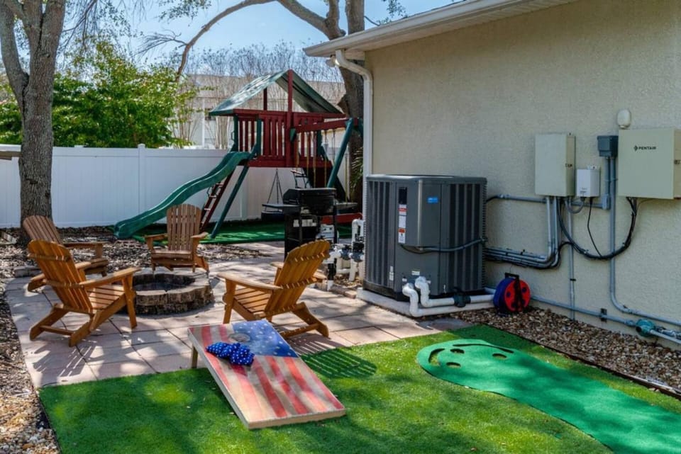 6BR Heated Pool + Spa, Gym+ Peloton, Theater, GameRoom Villa in Tampa