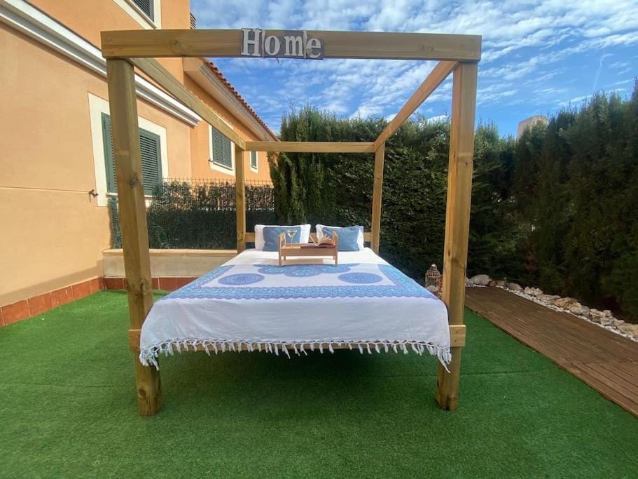 Patio, Bed, Garden