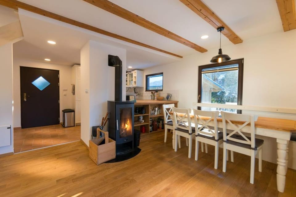 Kitchen or kitchenette, Living room, Seating area, Dining area, fireplace