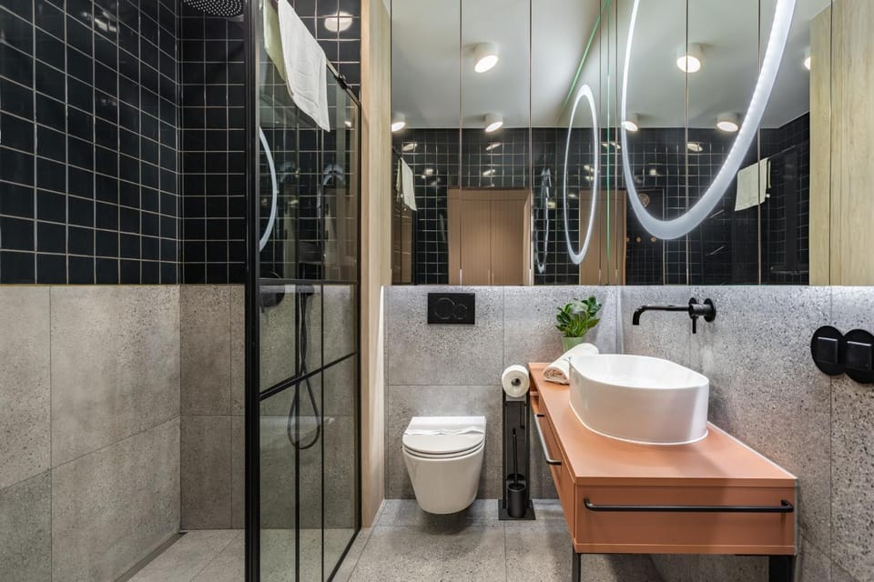 Shower, Toilet, Bathroom