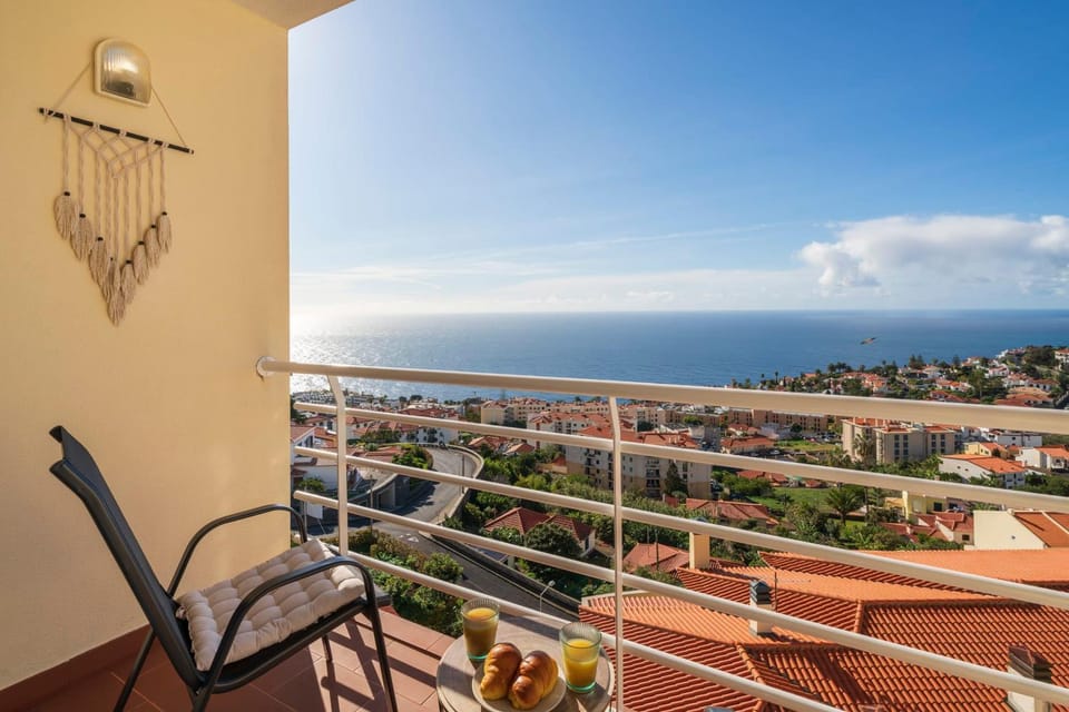 Natural landscape, View (from property/room), Balcony/Terrace, Sea view, Area and facilities