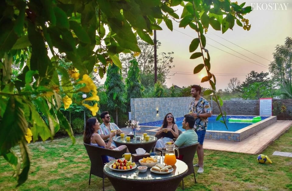 Day, People, Natural landscape, Garden, Garden view, Swimming pool, group of guests