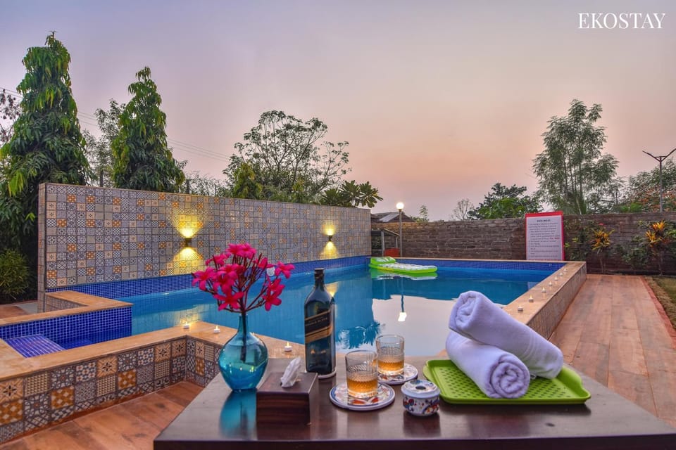 Patio, Day, Natural landscape, Garden, Food and drinks, Garden view, Pool view, Swimming pool, Drinks, sunbed