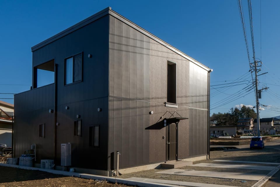 Property building, Day