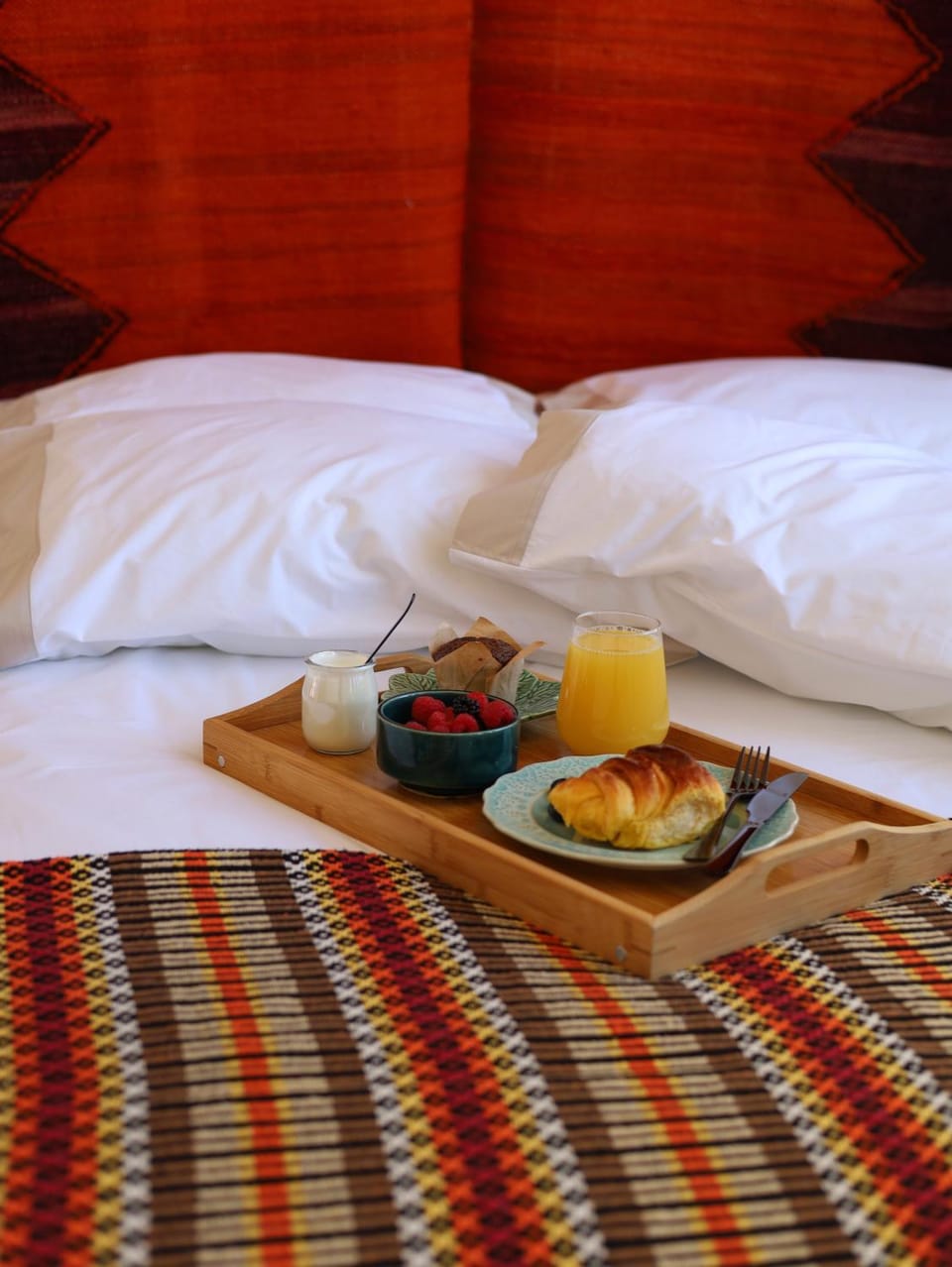 Bedroom, Breakfast