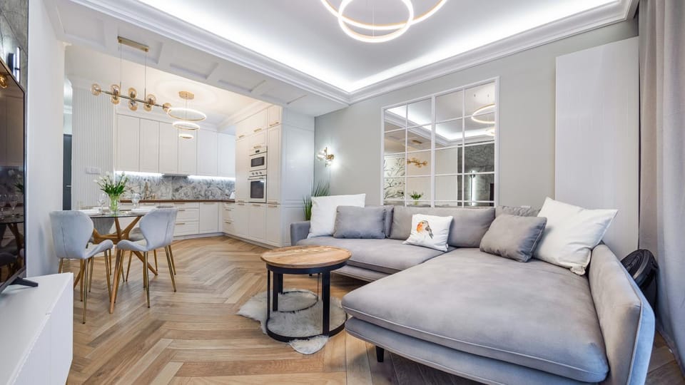 Kitchen or kitchenette, Living room, Seating area, Dining area