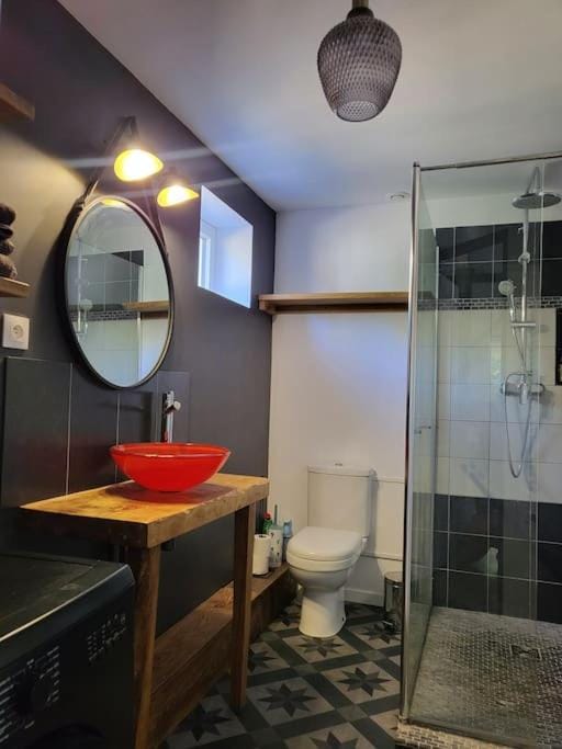 Shower, Toilet, Bathroom