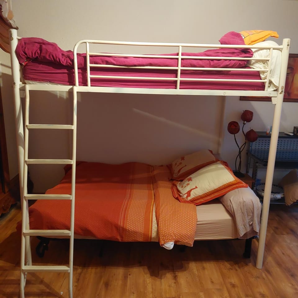 Bedroom, bunk bed
