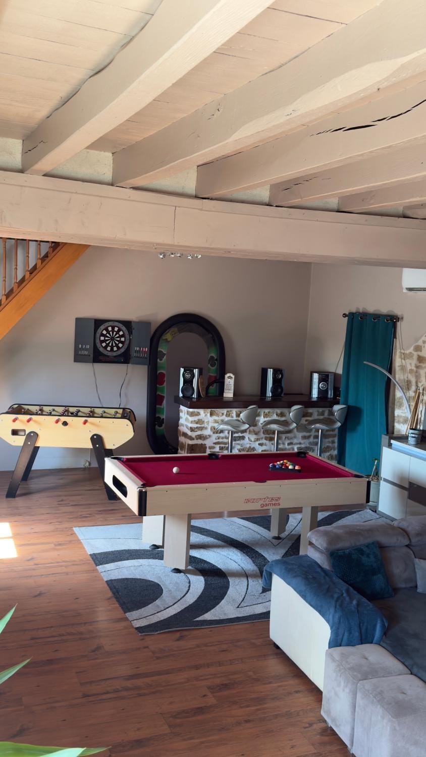 LA MEUTE Vacation rental in Bourgogne-Franche-Comté